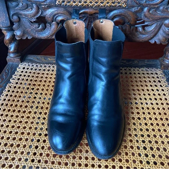 Women’s Frye Black Chelsea Boots - Picture 5 of 14